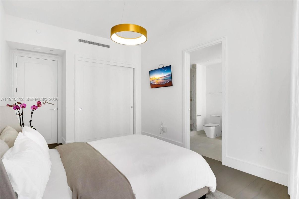 Bathroom, Bedroom, Interior, Pendant Lights, Wood Texture Flooring