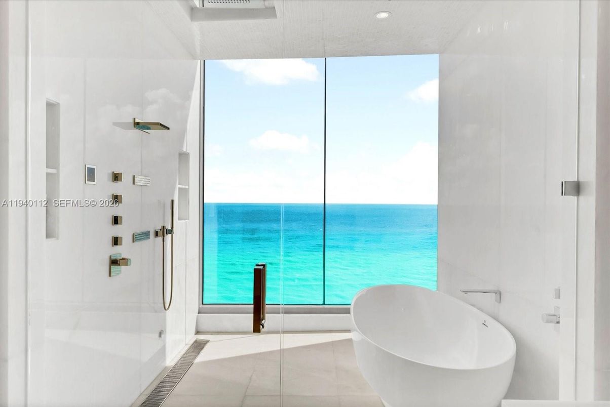 Bathroom, Free Standing Baths, Glass Shower, Interior, Recessed Lighting, Water