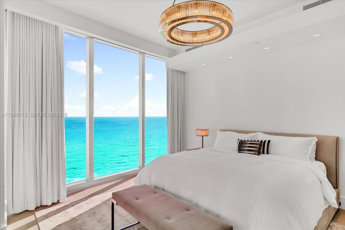 Bedroom, Interior, Recessed Lighting, Water