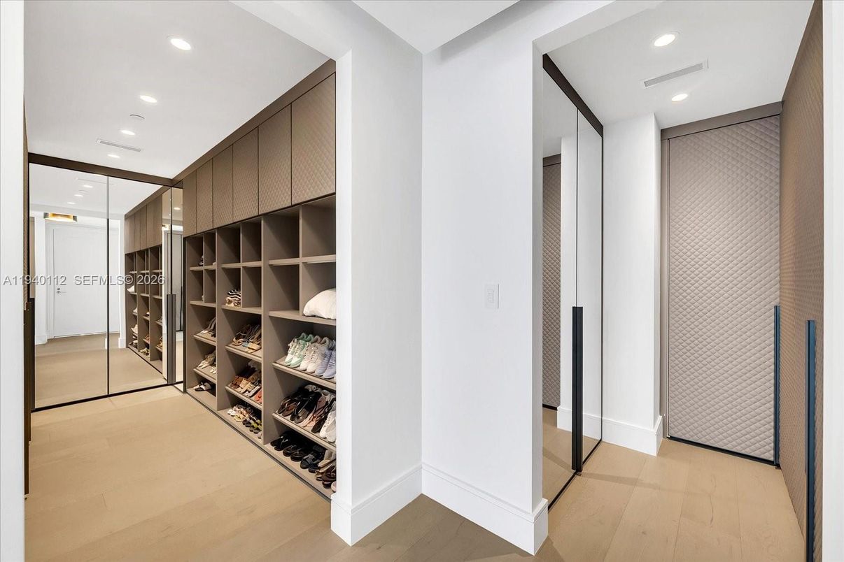 Interior, Recessed Lighting, Wood Texture Flooring