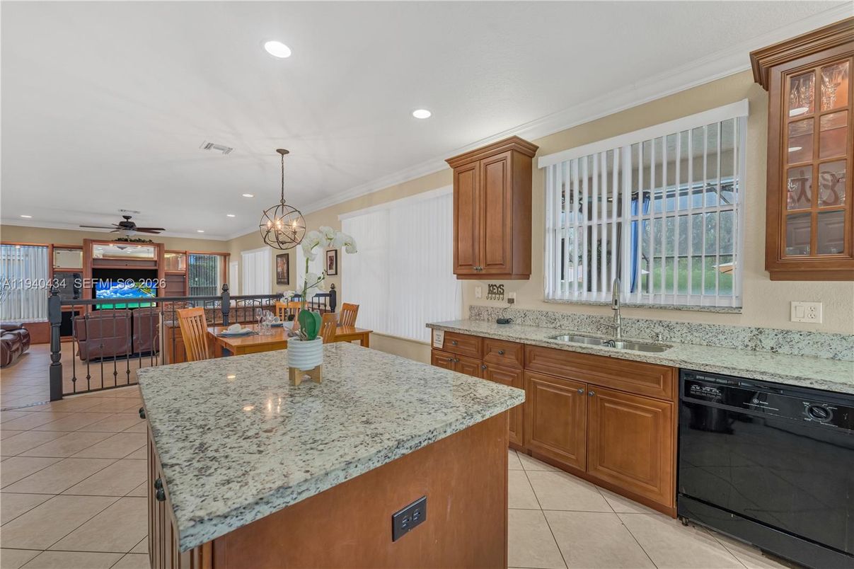 Chandelier, Dining room, Interior, Kitchen, Recessed Lighting