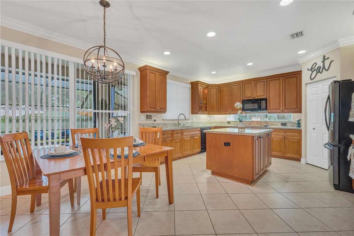 Chandelier, Dining room, Interior, Kitchen, Recessed Lighting