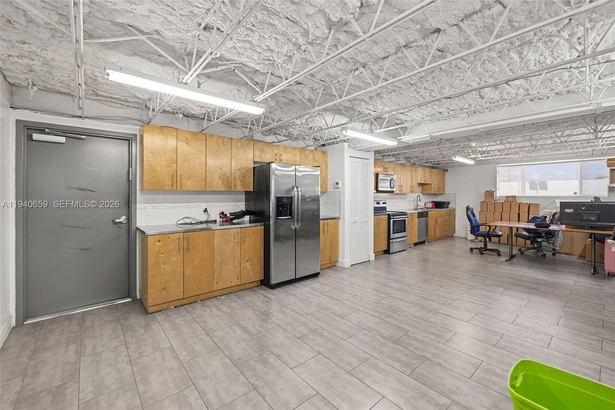 Dining room, Interior, Kitchen, Stainless Steel Appliances