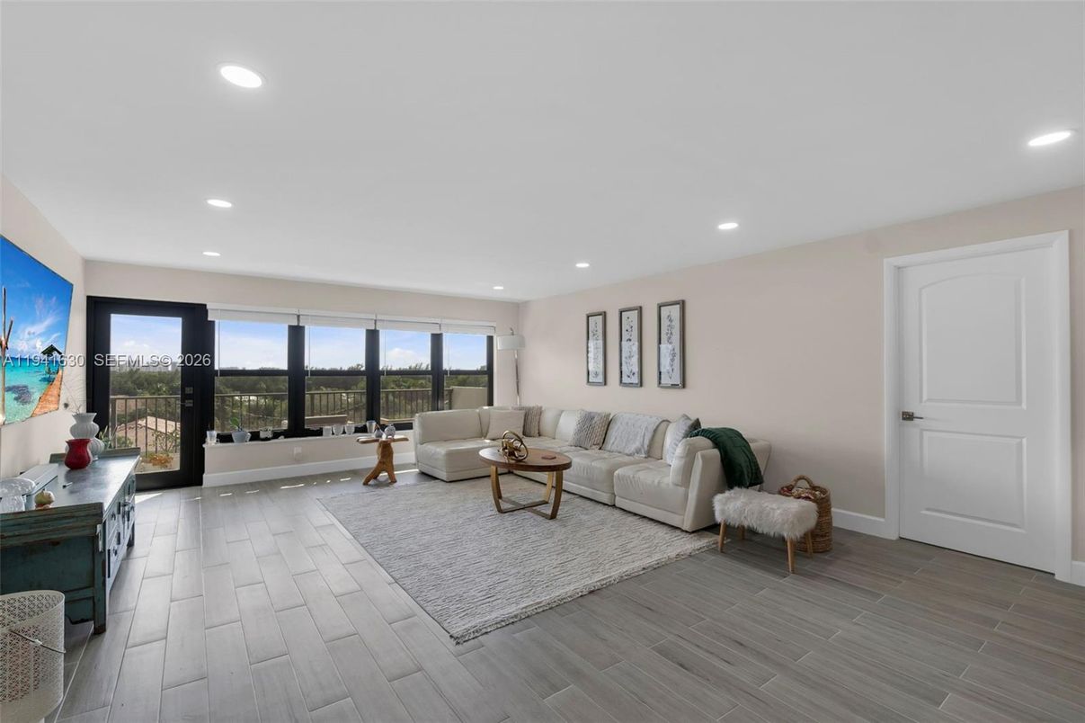 Interior, Living room, Recessed Lighting, Wood Texture Flooring