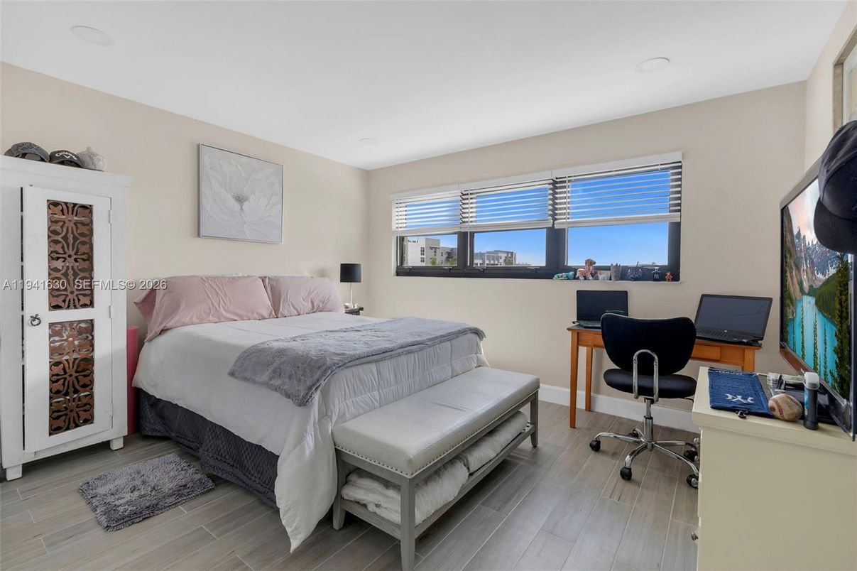 Bedroom, Home Office, Interior, Wood Texture Flooring