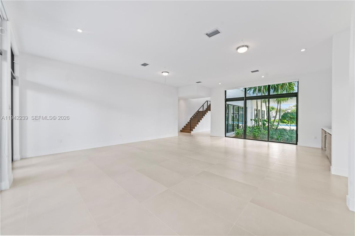 Empty room, Interior, Recessed Lighting