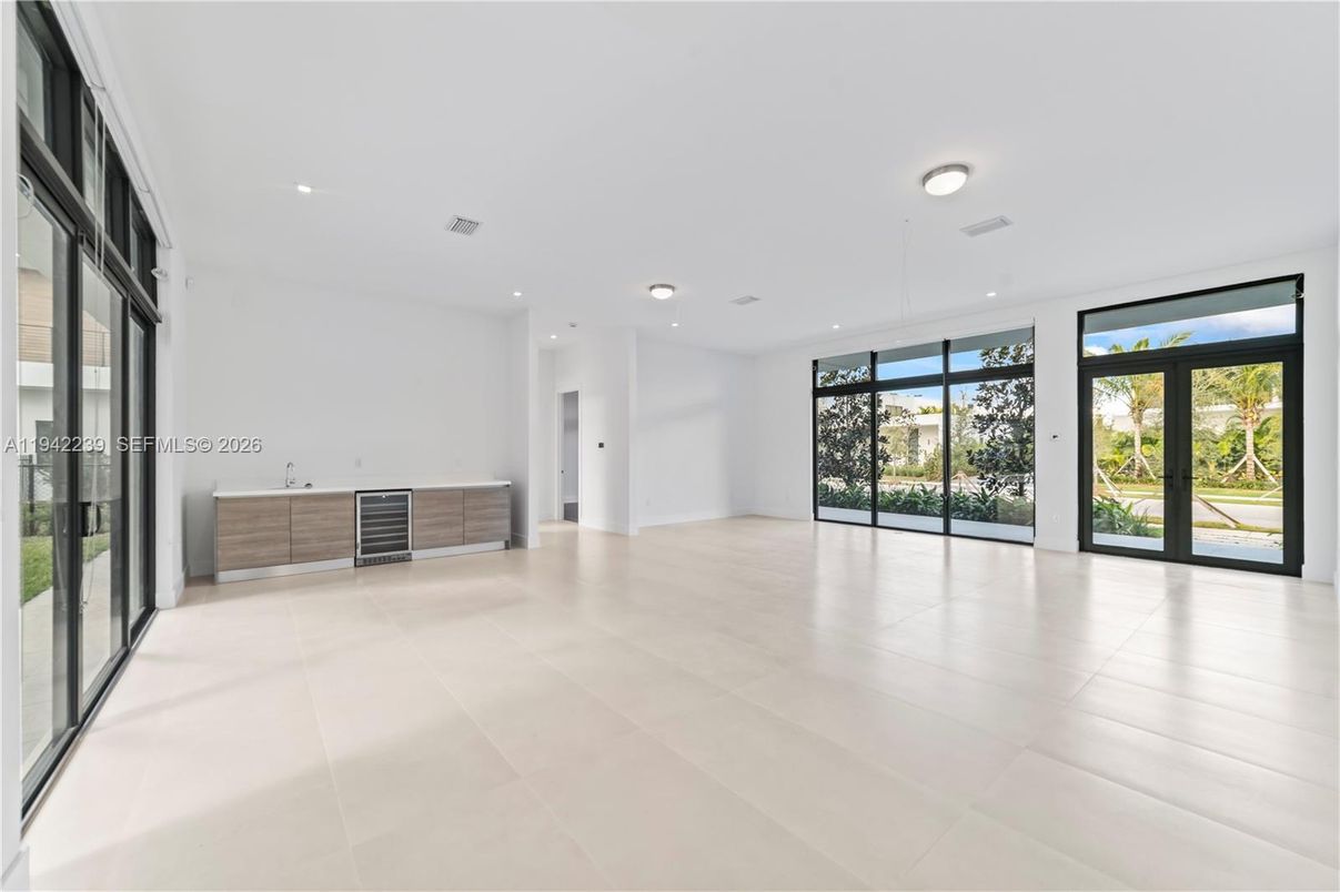 Empty room, Interior, Recessed Lighting