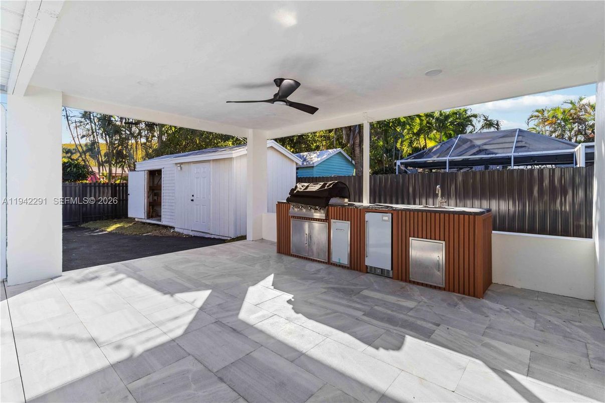 Exterior, Outdoor Kitchen