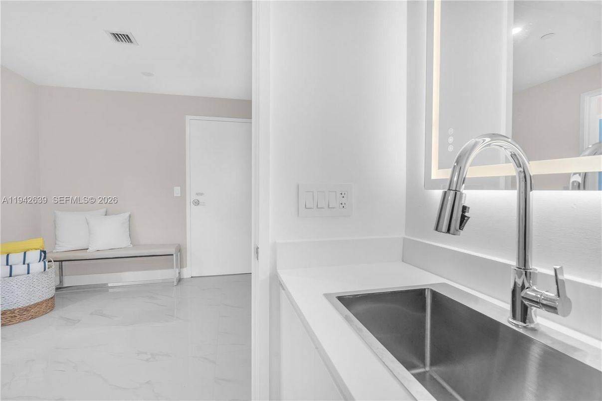 Bathroom, Interior, Marble, Recessed Lighting