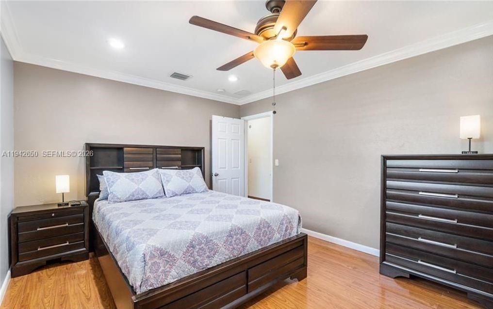 Bedroom, Interior, Recessed Lighting, Wood Texture Flooring