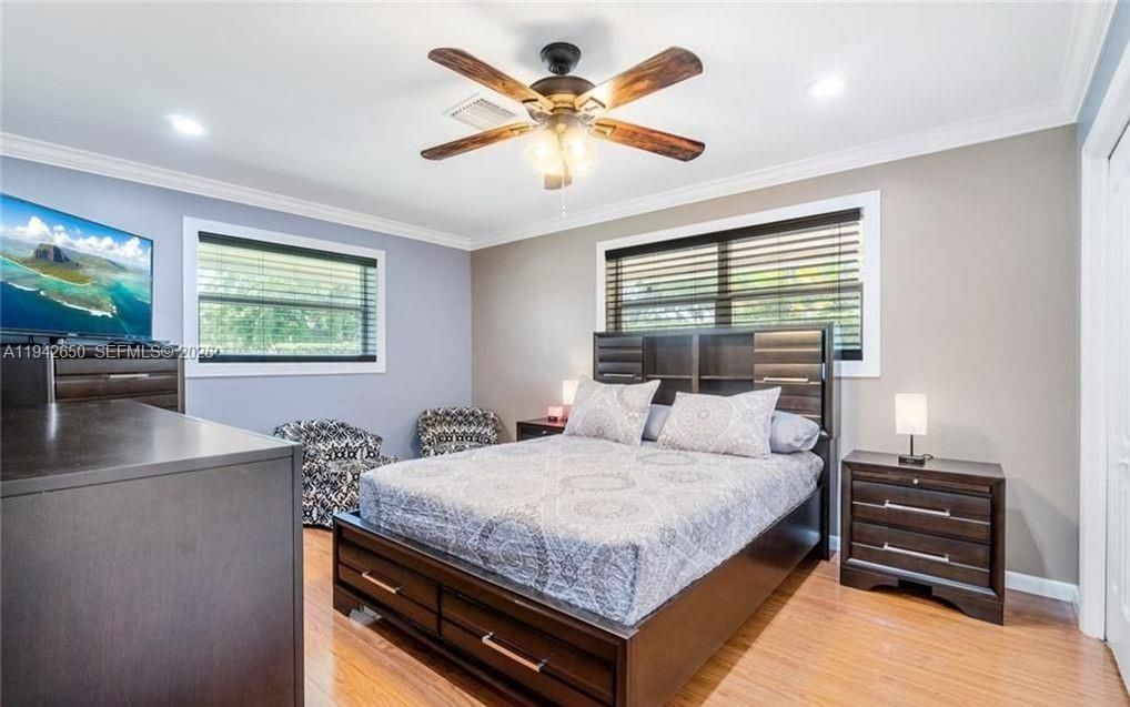 Bedroom, Interior, Recessed Lighting, Wood Texture Flooring