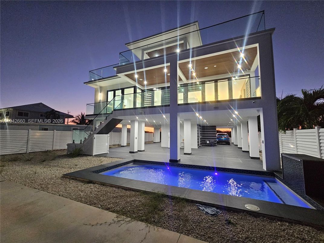 Backyard, Exterior, Pool