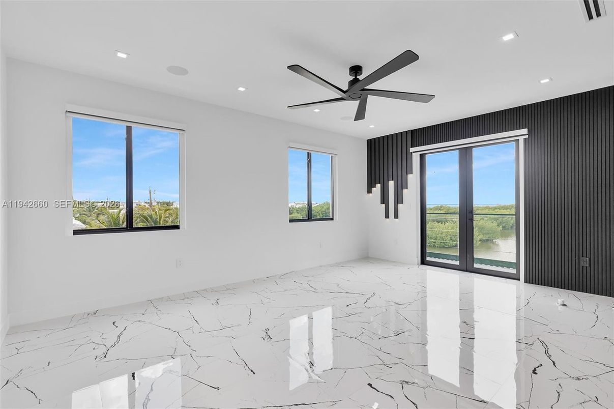 Empty room, Interior, Marble, Recessed Lighting