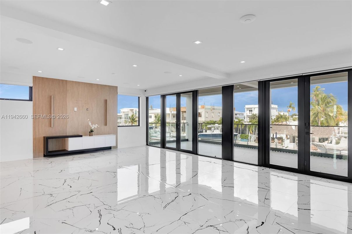 Empty room, Interior, Marble, Recessed Lighting, Wooden Walls