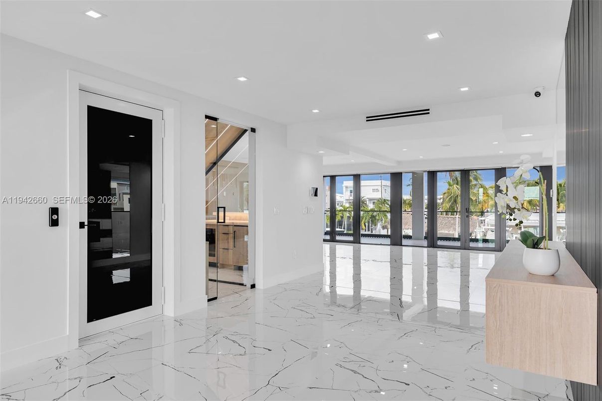 Empty room, Interior, Marble, Recessed Lighting