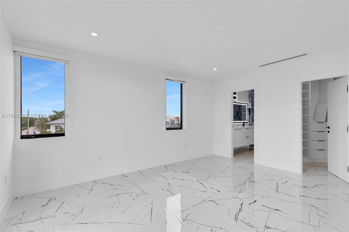 Empty room, Interior, Marble, Recessed Lighting