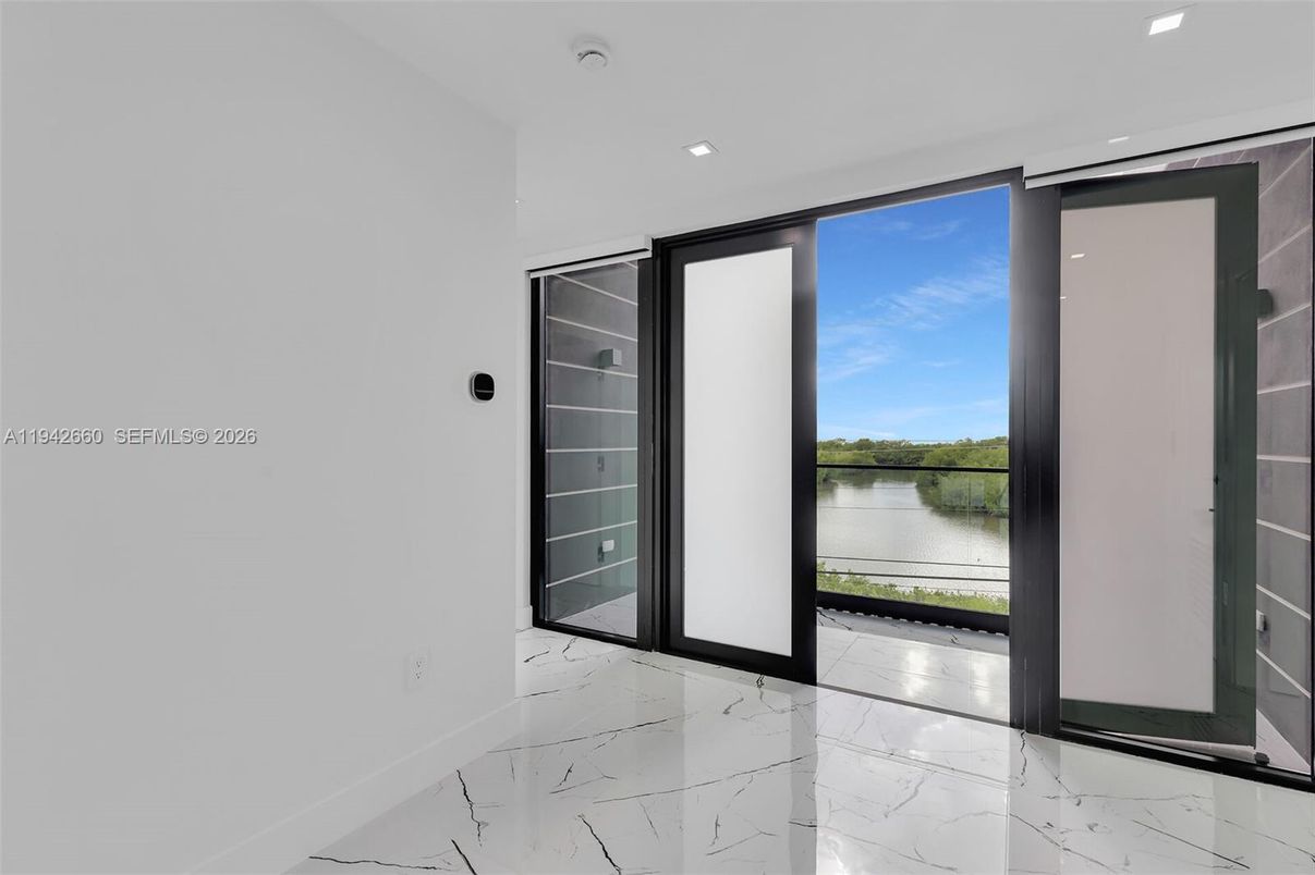 Empty room, Interior, Marble, Recessed Lighting, Water