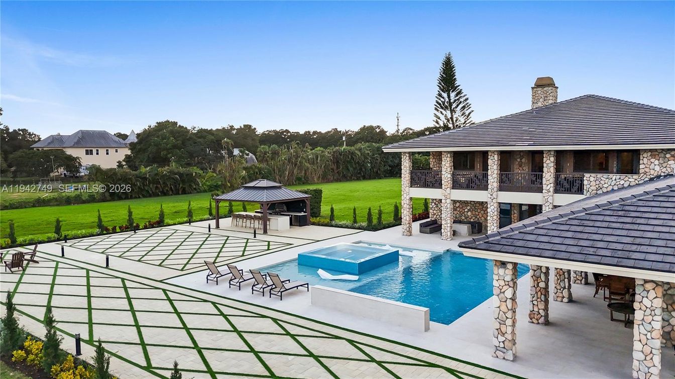 Backyard, Exterior, Pool