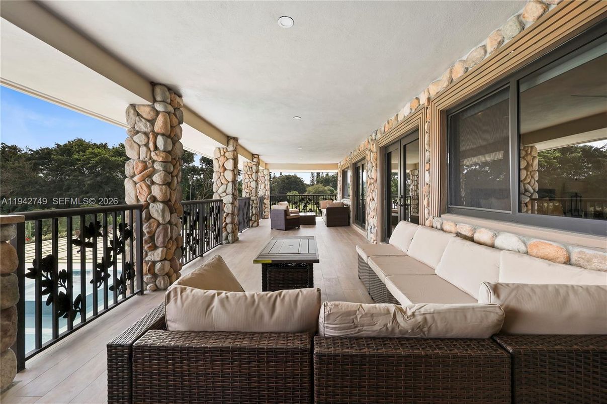 Exterior, Recessed Lighting