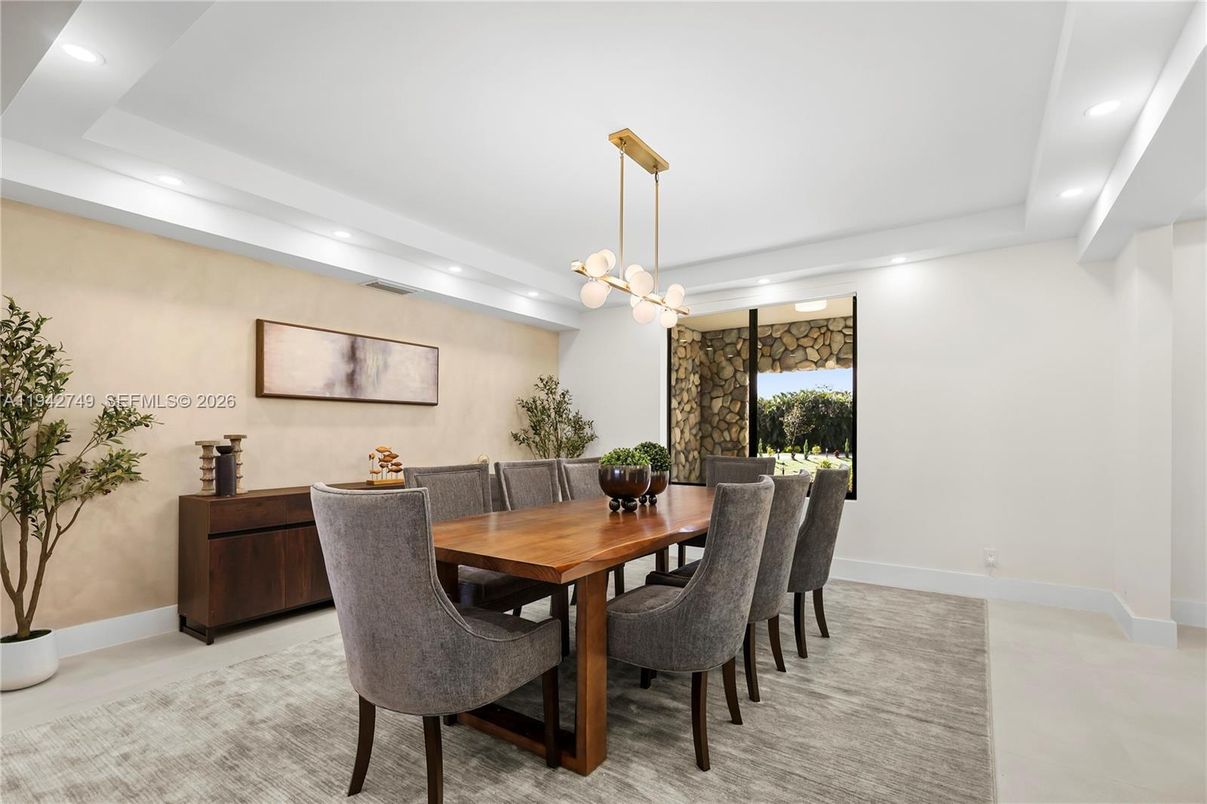 Dining room, Interior, Pendant Lights, Recessed Lighting