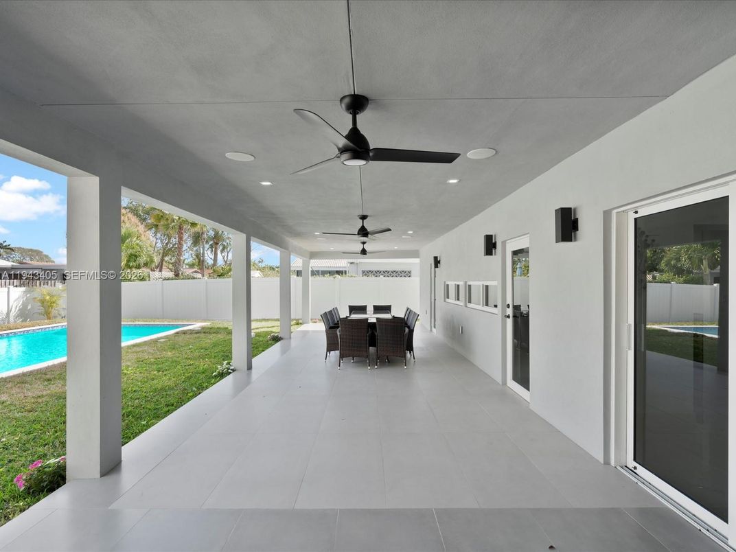 Exterior, Pool, Recessed Lighting