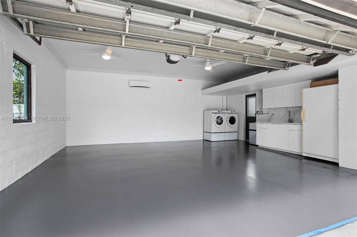 Garage, Interior, Stone Walls, Washer