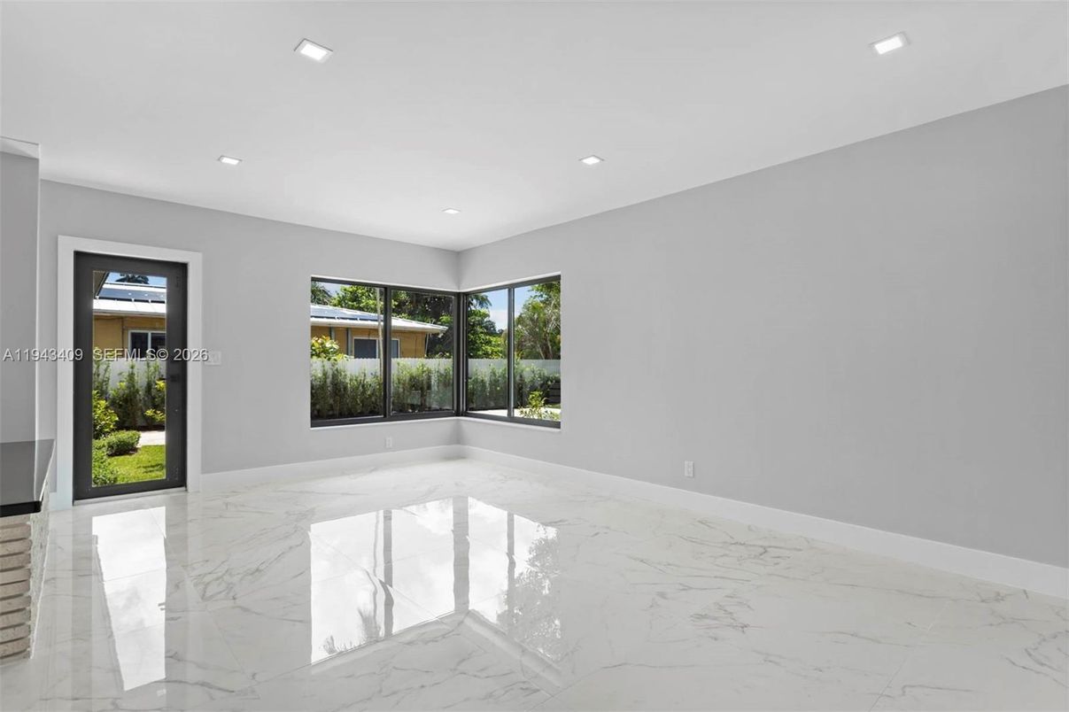 Empty room, Interior, Marble, Recessed Lighting