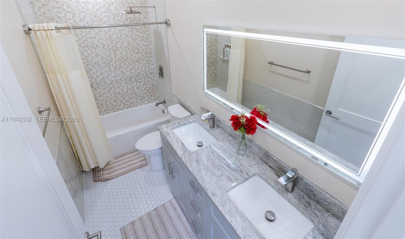 Bathroom, Dual Sink Vanities, Interior
