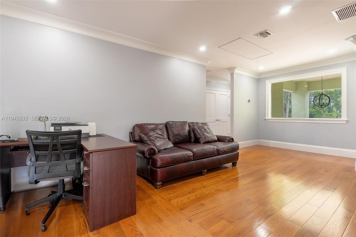 Home Office, Interior, Recessed Lighting, Wood Texture Flooring