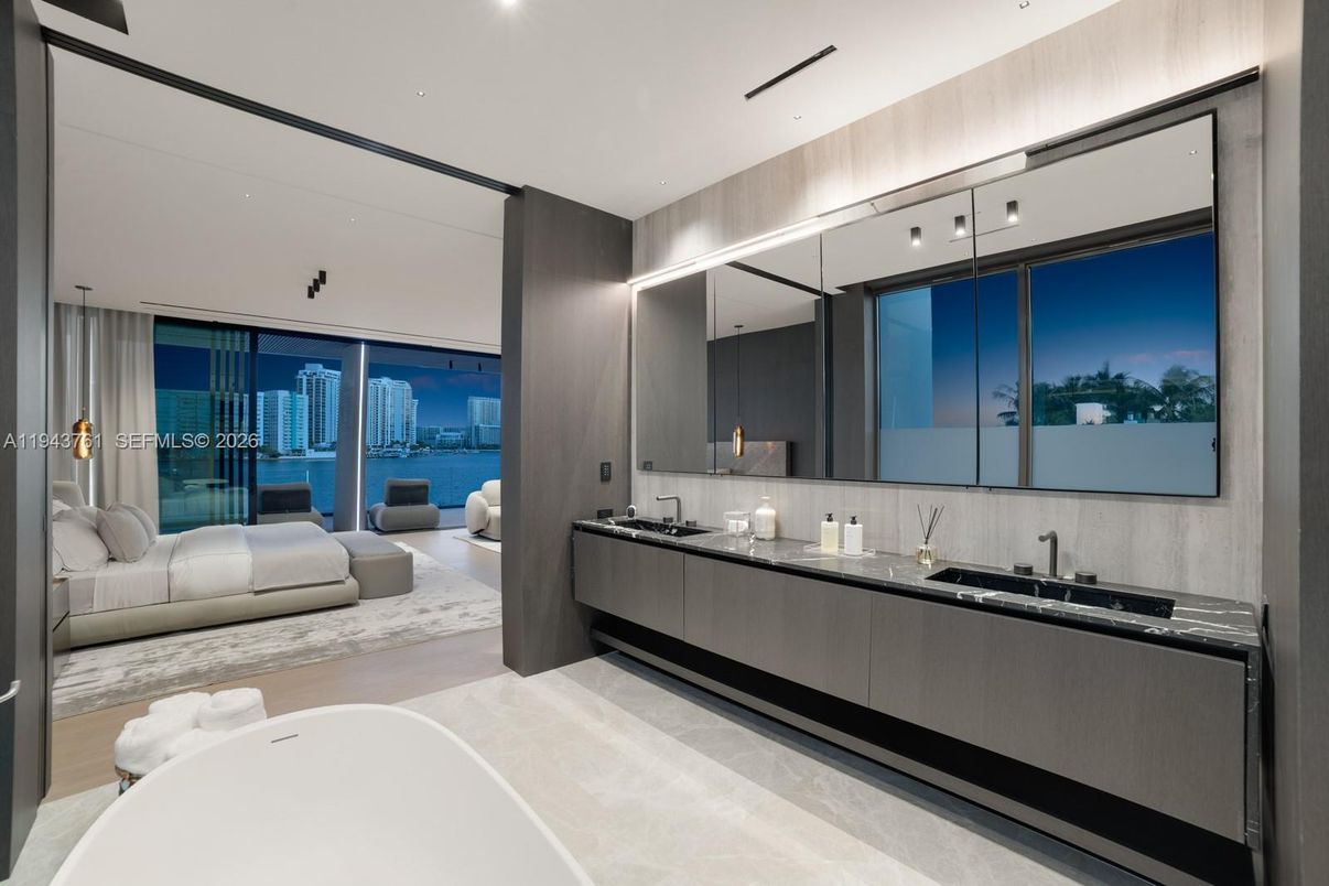 Bathroom, Dual Sink Vanities, Free Standing Baths, Interior, Recessed Lighting, Water