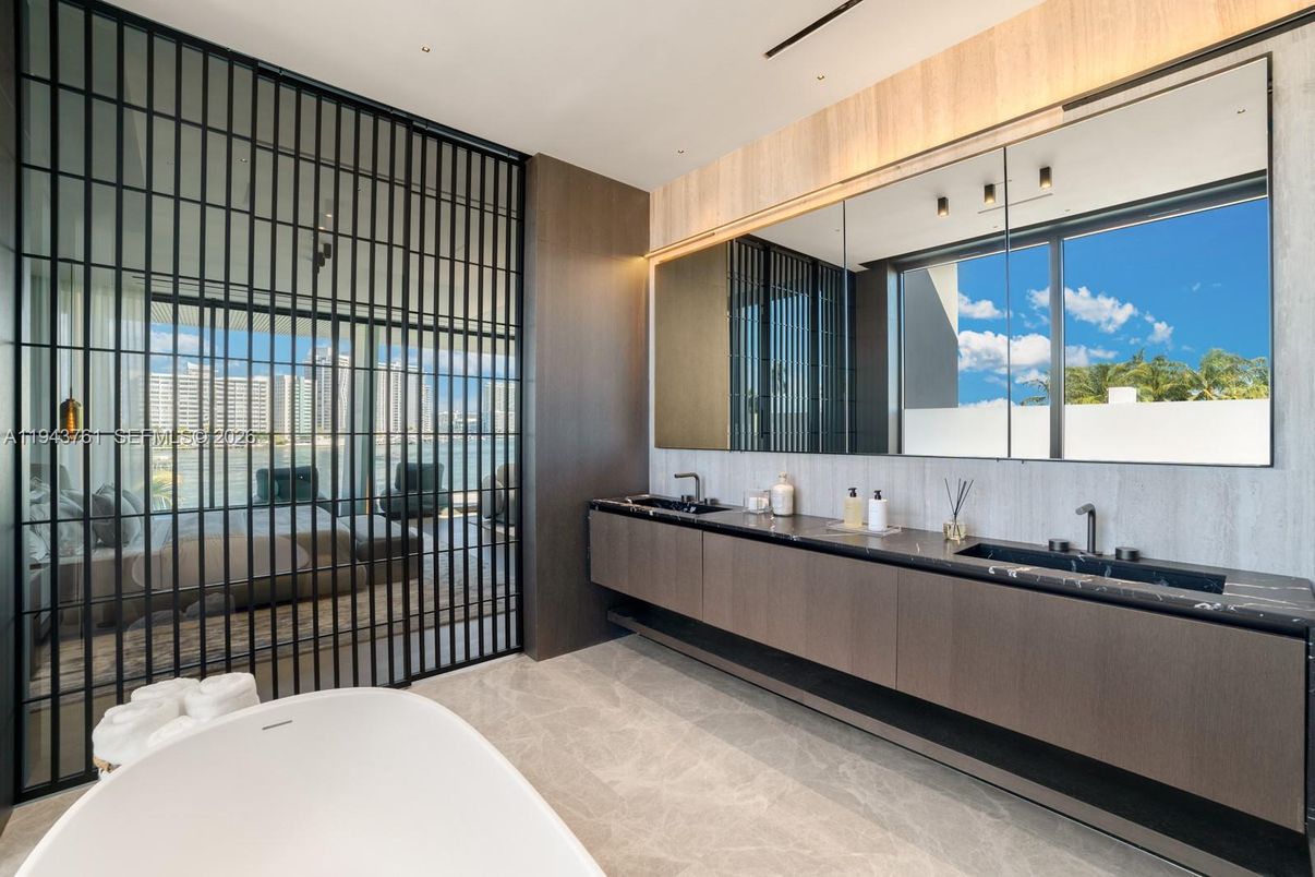 Bathroom, Dual Sink Vanities, Free Standing Baths, Interior, Recessed Lighting