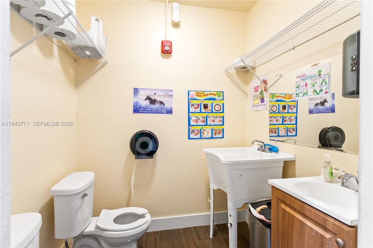 Bathroom, Interior, Wood Texture Flooring