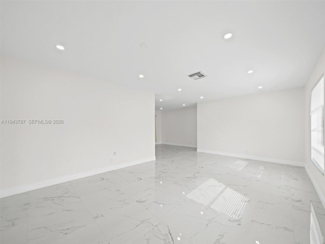 Empty room, Interior, Marble, Recessed Lighting