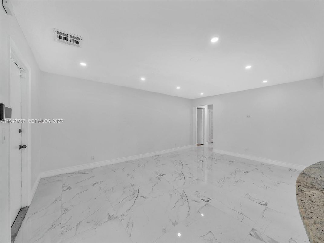 Empty room, Interior, Marble, Recessed Lighting
