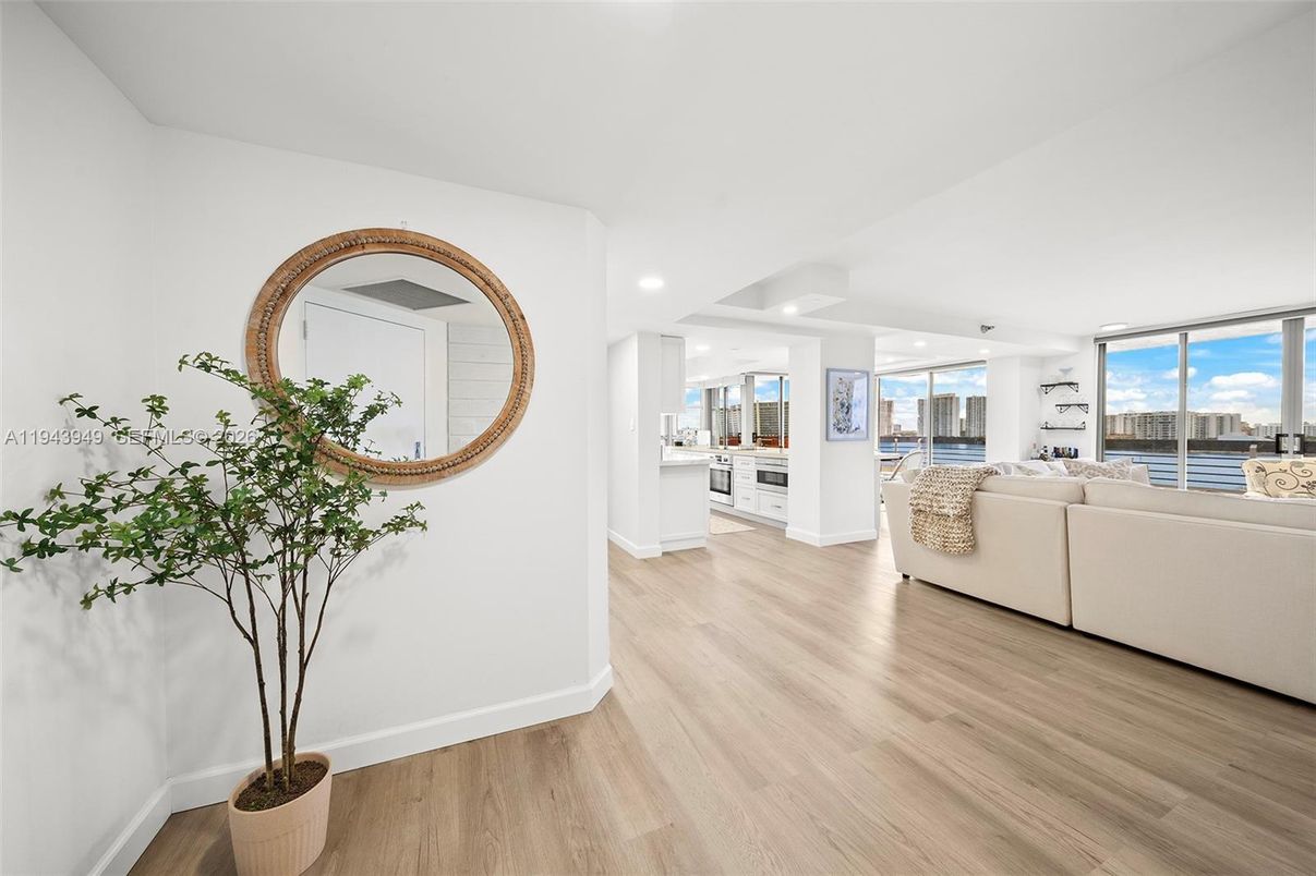 Interior, Living room, Recessed Lighting, Water, Wood Texture Flooring