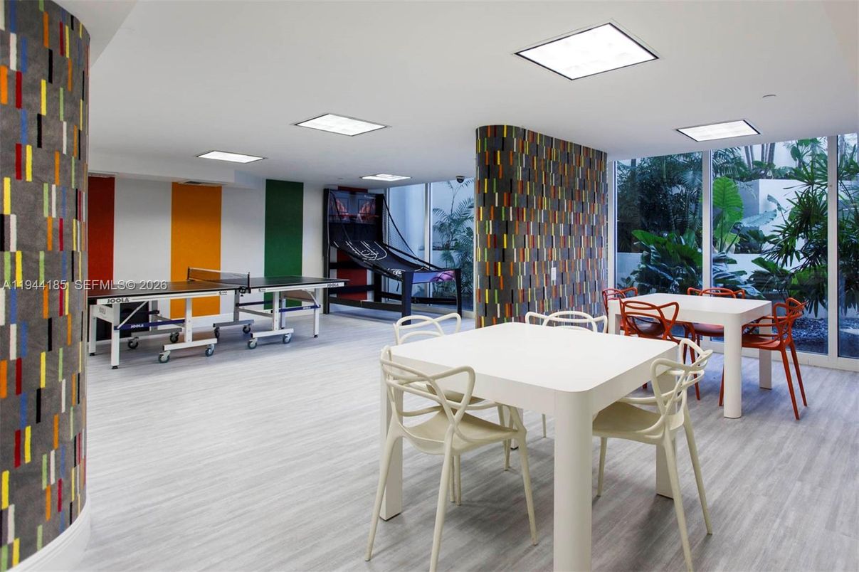 Dining room, Game Room, Interior, Recessed Lighting