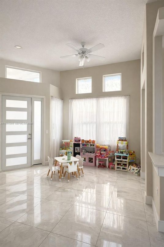 Dining room, Interior