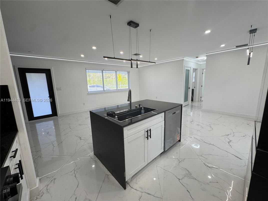 Interior, Kitchen, Marble, Pendant Lights, Recessed Lighting