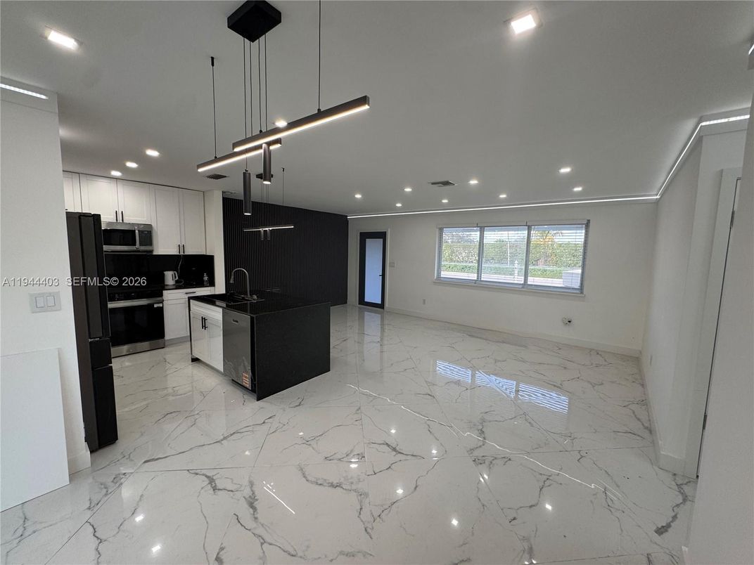 Interior, Kitchen, Marble, Pendant Lights, Recessed Lighting