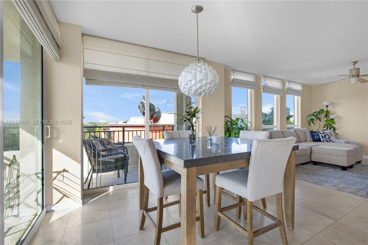 Dining room, Interior, Living room, Pendant Lights