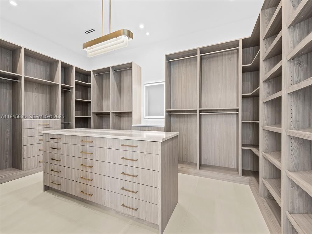 Interior, Pendant Lights, Recessed Lighting, Walk-in Closets