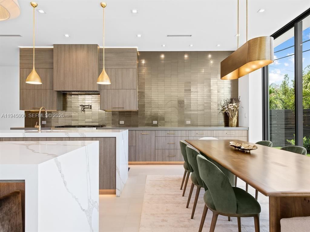 Dining room, Interior, Kitchen, Pendant Lights, Recessed Lighting