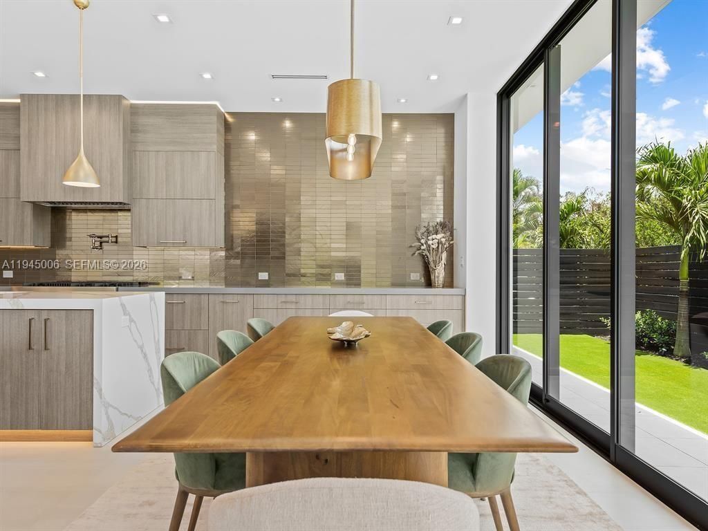 Dining room, Interior, Kitchen, Pendant Lights, Recessed Lighting
