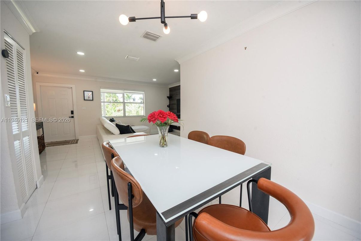Dining room, Interior, Living room, Recessed Lighting