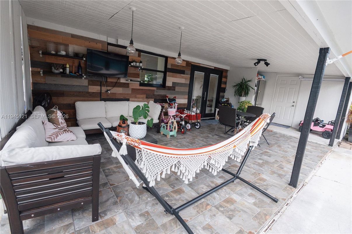 Interior, Living room, Pendant Lights
