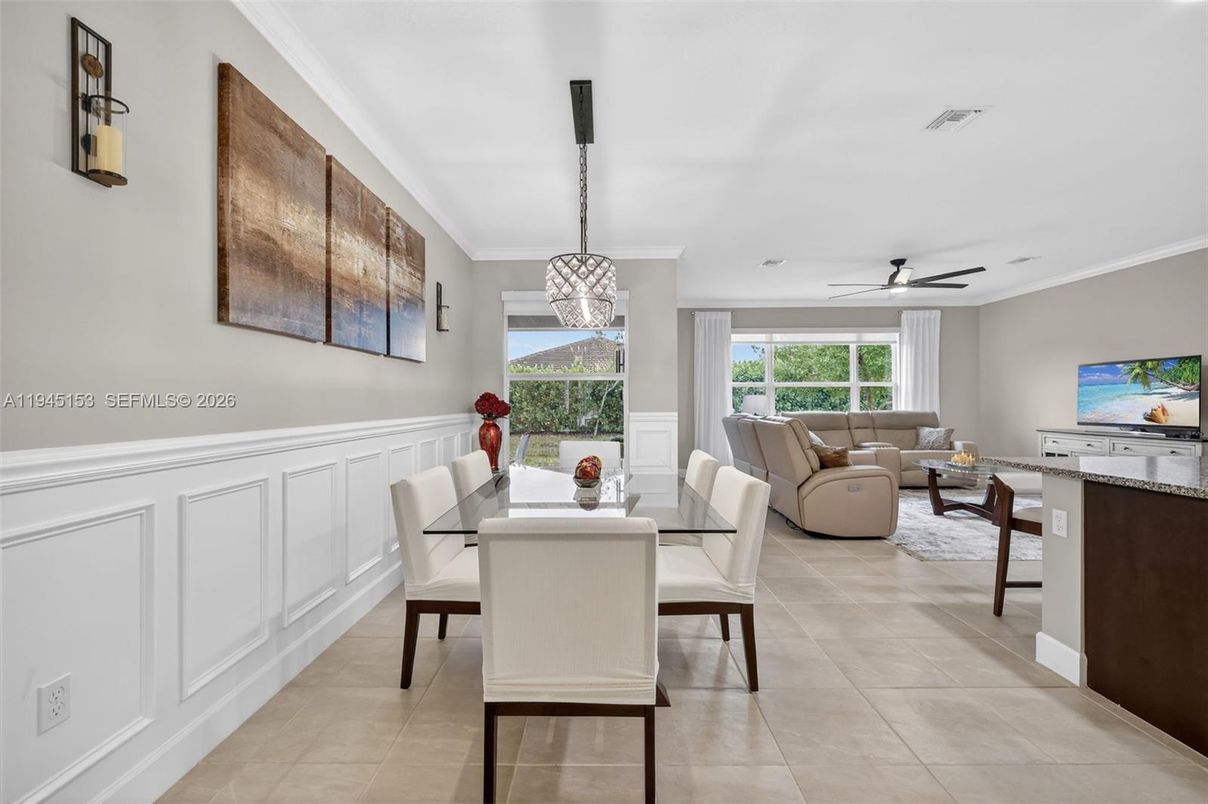 Dining room, Interior, Living room, Pendant Lights