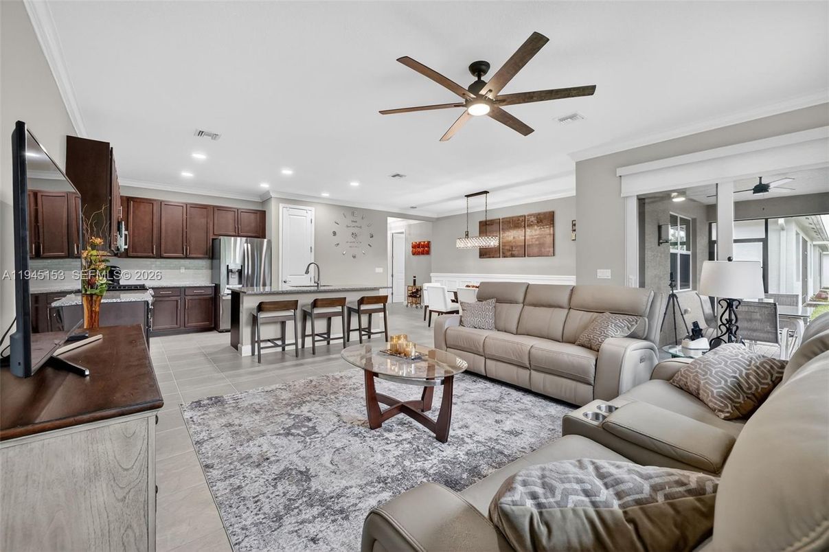 Interior, Kitchen, Living room, Pendant Lights, Recessed Lighting, Stainless Steel Appliances