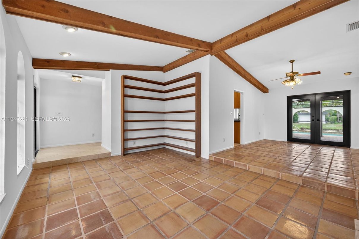 Empty room, Interior, Recessed Lighting, Wooden Beams
