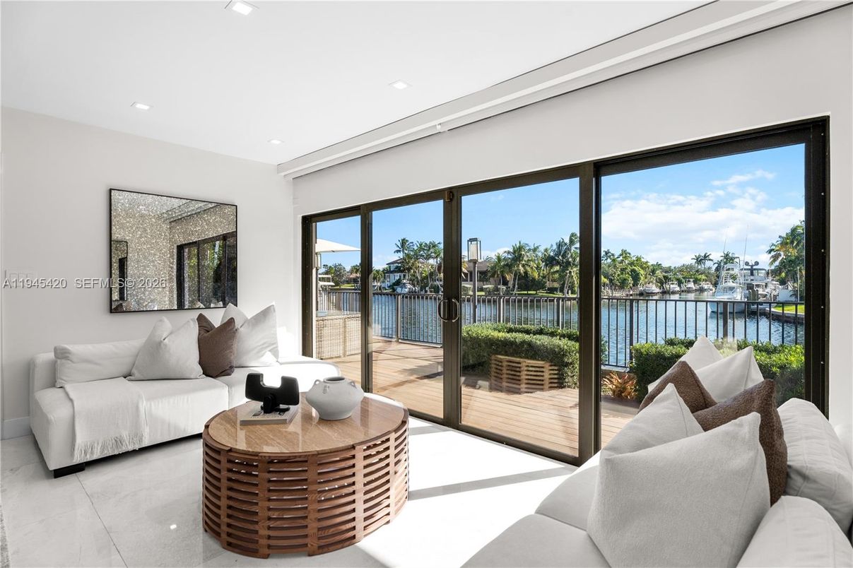 Interior, Living room, Recessed Lighting, Water