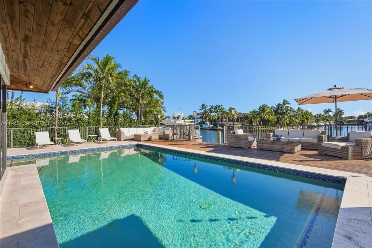 Exterior, Pool, Water